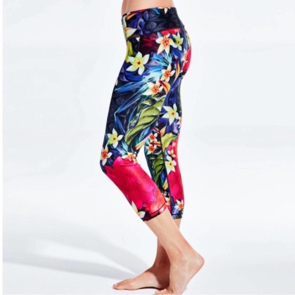 CALIA Carrie Underwood Colorful Tropical Floral Cropped High Rise Leggings M - Picture 2 of 13